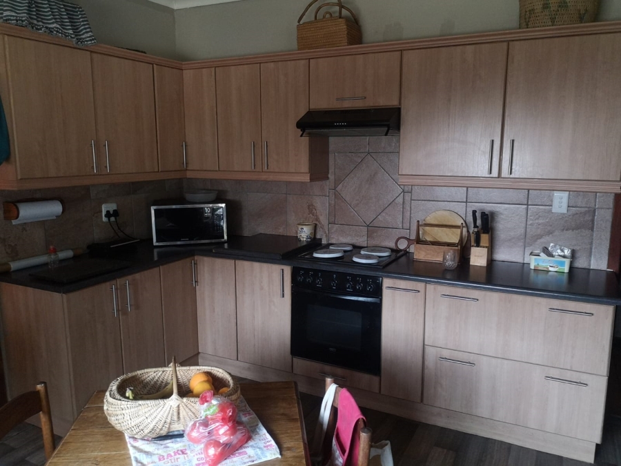 5 Bedroom Property for Sale in Despatch Central Eastern Cape